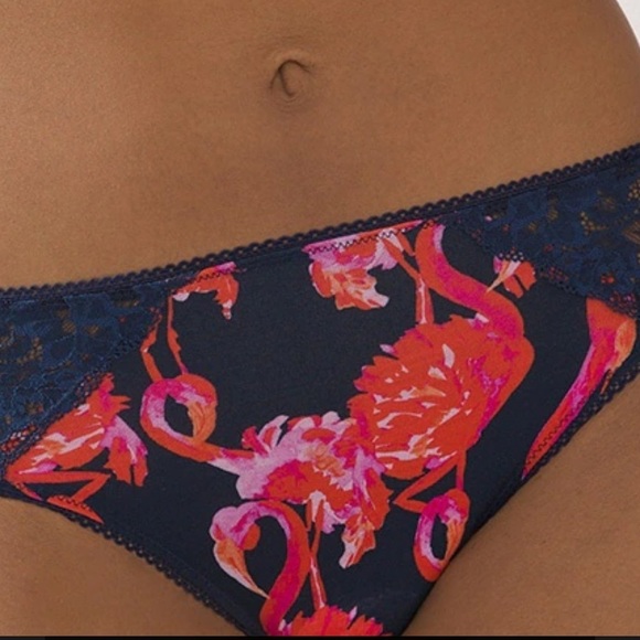 Soma flamingo panties EMBRACEABLE
Signature Lace High-Leg Brief - Picture 2 of 5